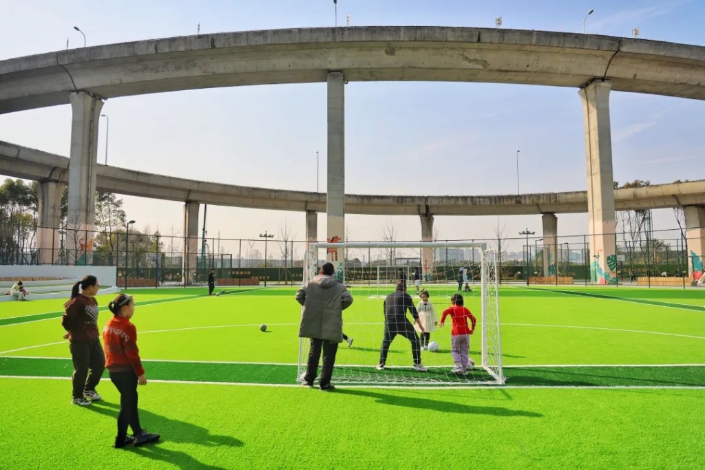 橋下空間挖掘“城市美”，40處升級等您“會心一笑”