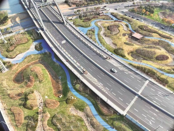 菱湖大道與運(yùn)河西路交叉口荒地變游園 高架橋下打造